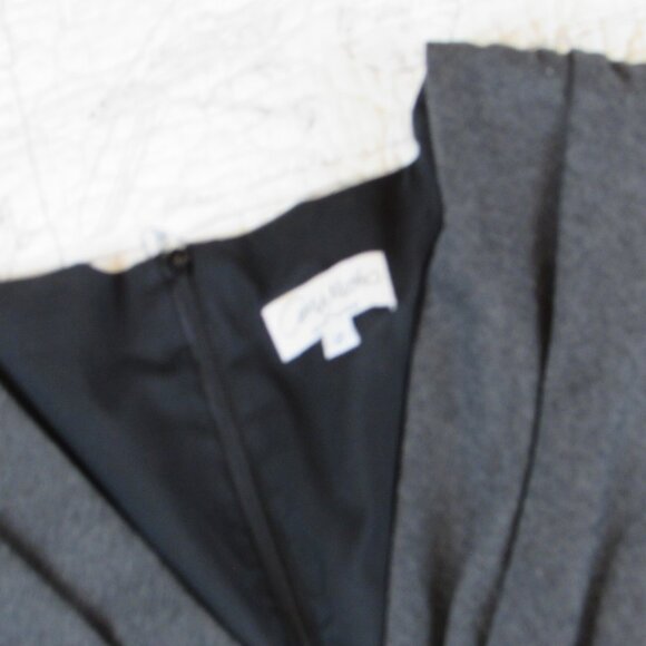 Amy Matto Womens TWIST Front v neck Sleeveless Knit Sheath Dress Gray Size 2 USA - Picture 4 of 6